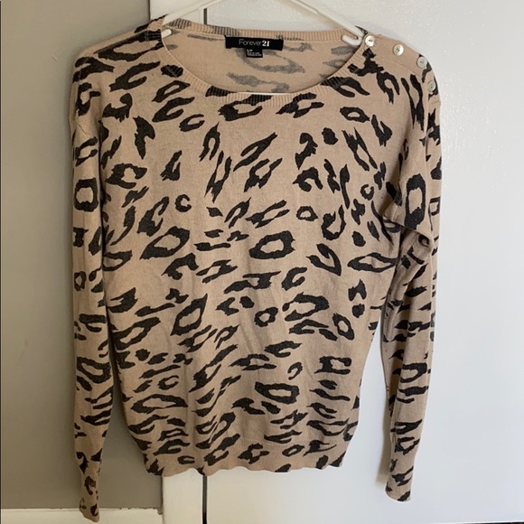 Sweater - Picture 1 of 2